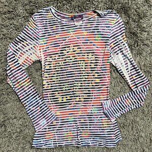 2000 Women’s Long Sleeve Graphic Shirt Size L